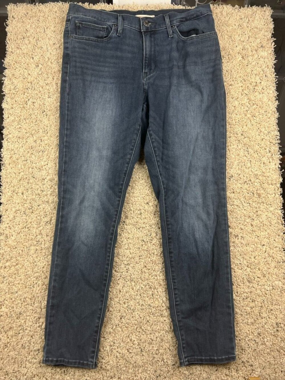 Levis Jeans Women Sz 31x30 Slimming Skinny Stretch Dark Wash Denim Red Tab Soft